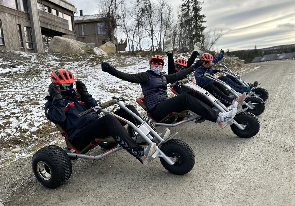 Fire førere på mountaincarts