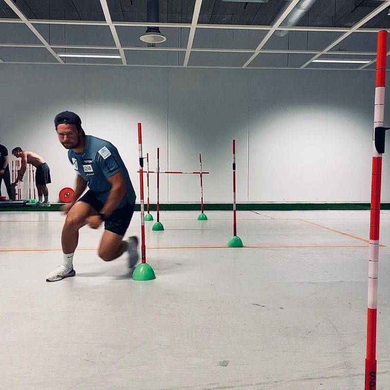 Innendørs trening med staur